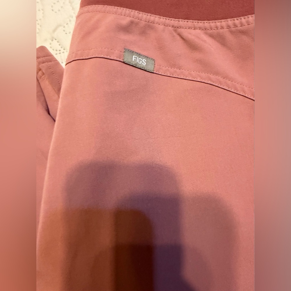 Figs Scrubs Women's Kade Cargo Pants in Mauve - Picture 2 of 7